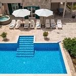 Petmat - With Private Pool And 6 Bedrooms 두브로브니크