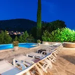 Petmat - With Private Pool And 6 Bedrooms