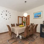 Vila Petmat - With Private Pool And 6 Bedrooms