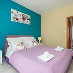 Petmat - With Private Pool And 6 Bedrooms *