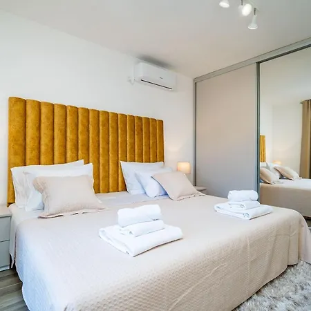 Petmat - With Private Pool And 6 Bedrooms Villa *