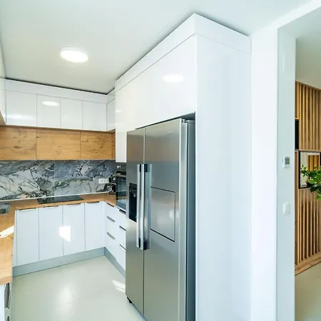 Petmat - With Private Pool And 6 Bedrooms