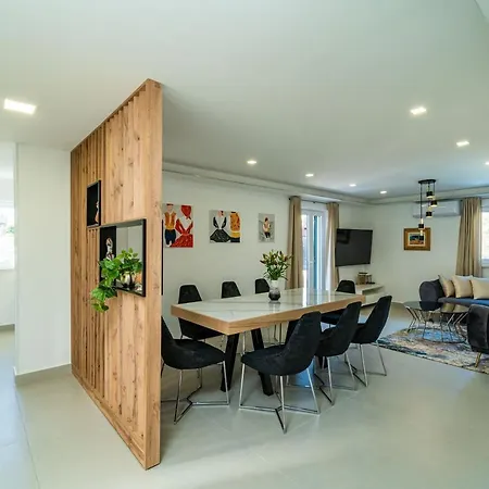 Petmat - With Private Pool And 6 Bedrooms Willa Dubrownik