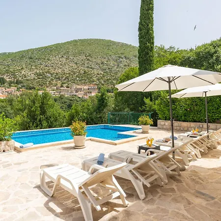 Villa Petmat - Elegant Country With Private Pool & 6 Bedrooms *