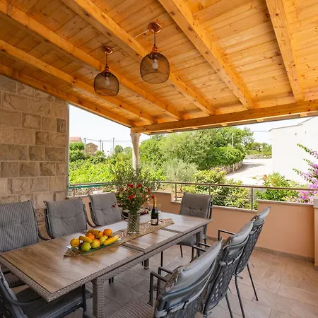 Petmat - With Private Pool And 6 Bedrooms Villa
