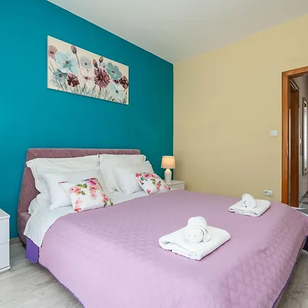 Petmat - With Private Pool And 6 Bedrooms *