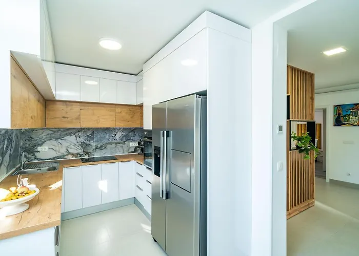 Petmat - With Private Pool And 6 Bedrooms