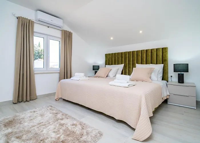 Villa Petmat - With Private Pool And 6 Bedrooms