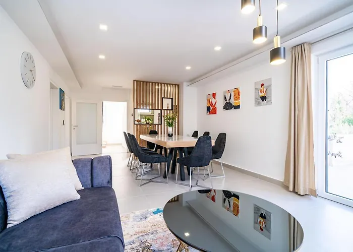 Villa Petmat - With Private Pool And 6 Bedrooms Dubrovnik