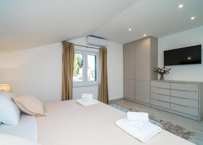 Petmat - With Private Pool And 6 Bedrooms Dubrovnik