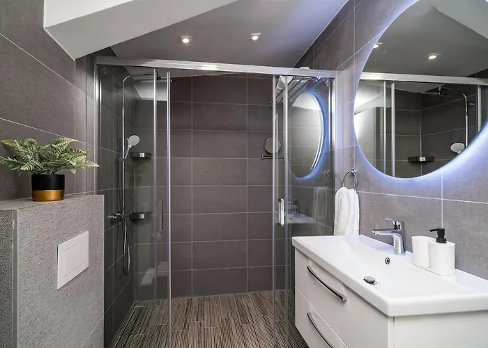 Petmat - With Private Pool And 6 Bedrooms