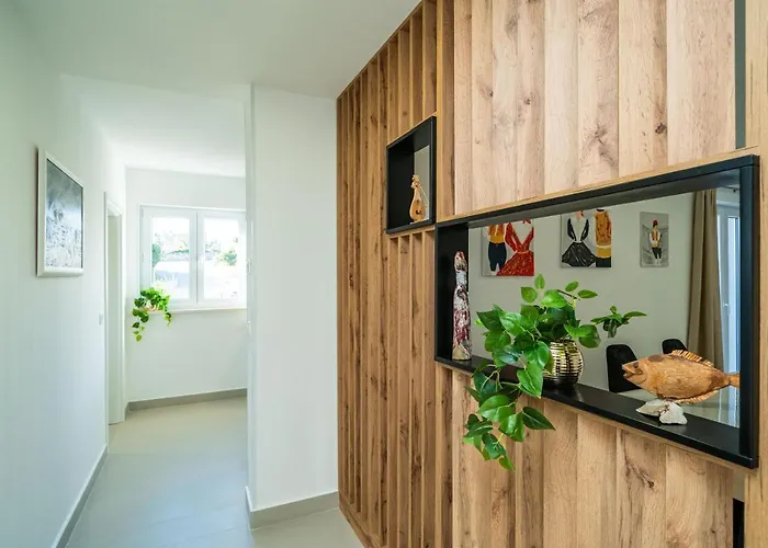 Petmat - With Private Pool And 6 Bedrooms Villa