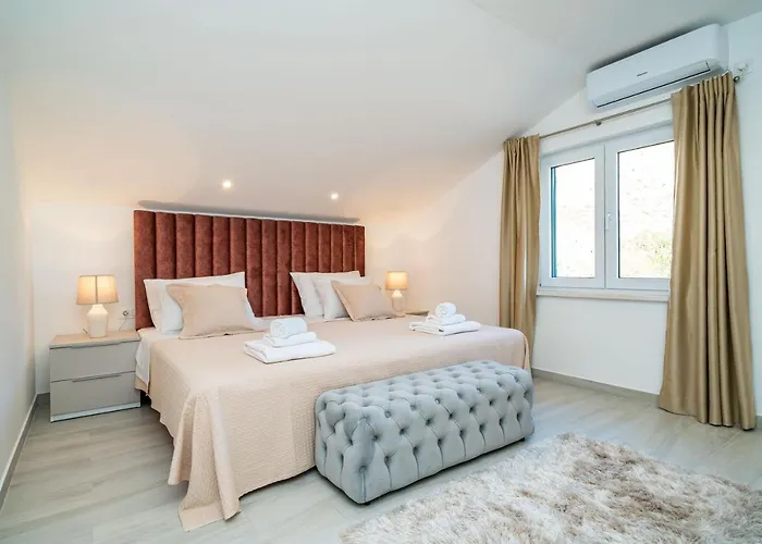 Petmat - With Private Pool And 6 Bedrooms Dubrovnik