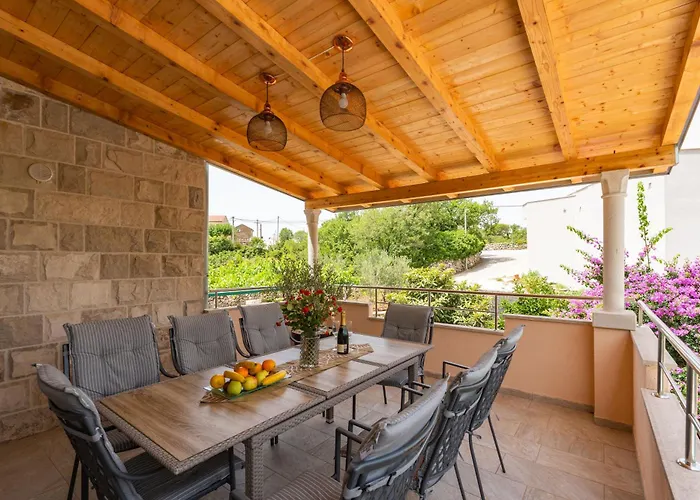 Petmat - With Private Pool And 6 Bedrooms Villa