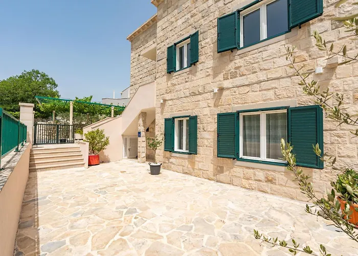 Villa Petmat - With Private Pool And 6 Bedrooms *