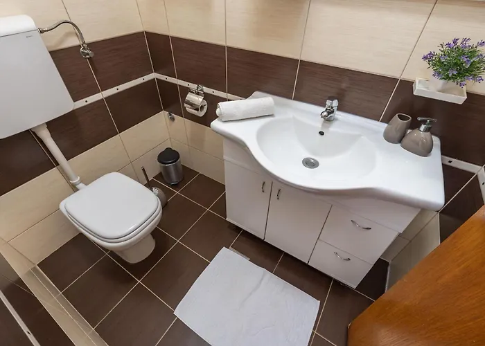 Villa Petmat - With Private Pool And 6 Bedrooms Dubrovnik