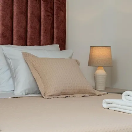 Petmat - With Private Pool And 6 Bedrooms