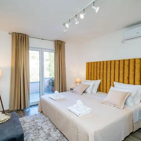 Petmat - With Private Pool And 6 Bedrooms