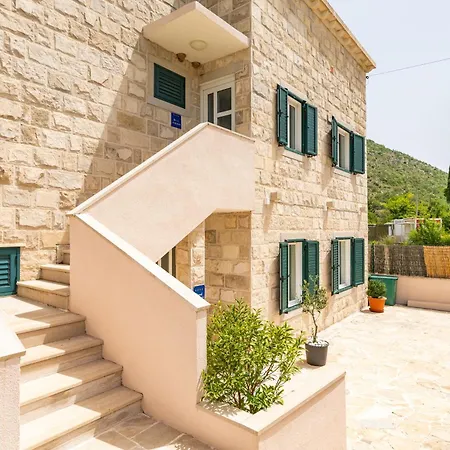 Petmat - With Private Pool And 6 Bedrooms Villa *
