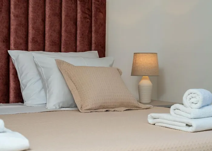 Petmat - With Private Pool And 6 Bedrooms