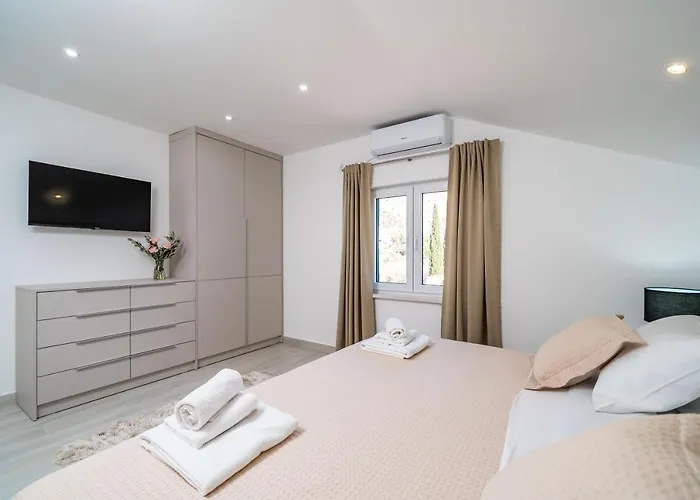 Petmat - With Private Pool And 6 Bedrooms Dubrovnik