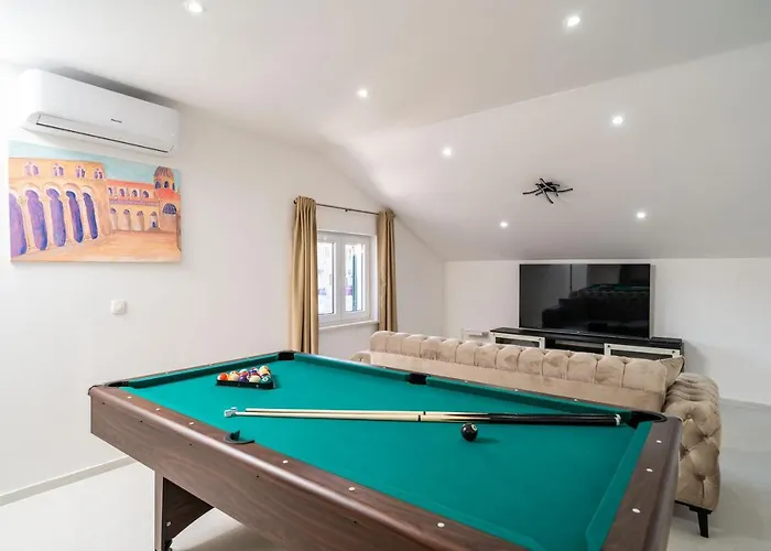 Villa Petmat - With Private Pool And 6 Bedrooms