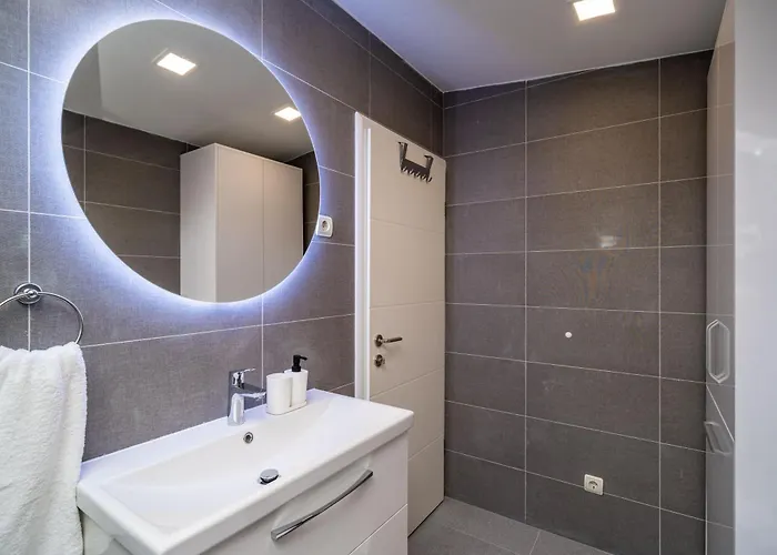 Villa Petmat - With Private Pool And 6 Bedrooms Dubrovnik