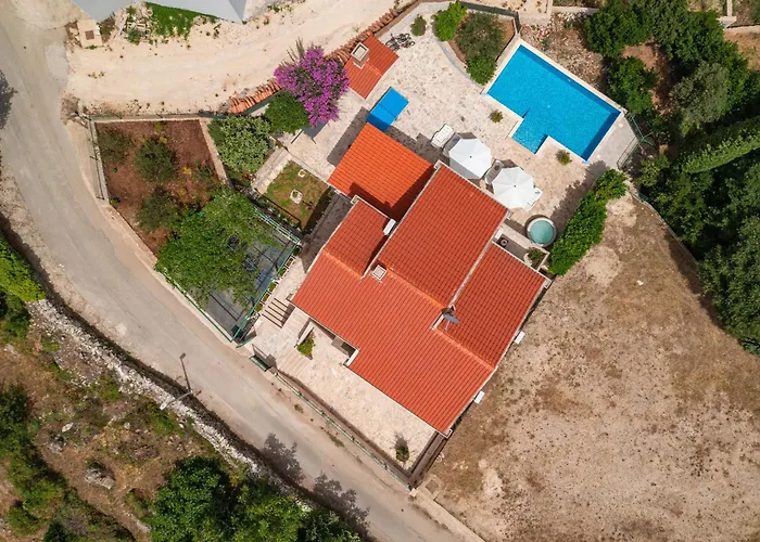 Villa Petmat - With Private Pool And 6 Bedrooms