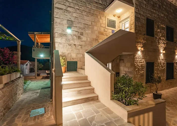 Villa Petmat - With Private Pool And 6 Bedrooms